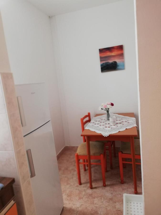 Apartment Basic Petrcane Exteriör bild